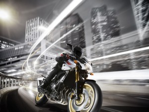 Sfondi desktop Yamaha fz8 action wallpapers