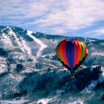 Sfondi montagna e neve - wallpapers desktop - mongolfiera tra i monti