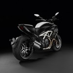 Sfondi desktop-ducati-diavel-2012