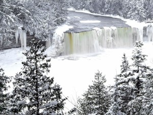 Sfondi HD natura - cascate di ghiaccio per desktop