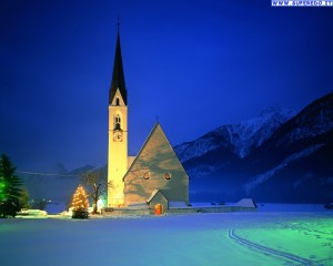 Sfondi luci notturne chiesa nella neve