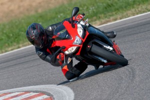 Sfondi desktop  2012-Aprilia-RS4125-racing-action