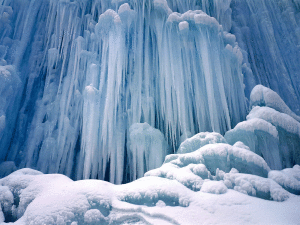 Sfondo HD montagne neve e cascate ghiacciate