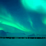 Gif animata paesaggio aurora boreale